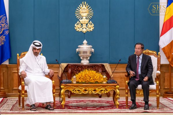 សម្ដេចតេជោ ហ៊ុន សែន អនុញ្ញាតឱ្យ លោក Fahd Al Dosari ប្រធានផ្នែកទំនាក់ទំនង និងជាទីប្រឹក្សាពិសេសនៃ Sheikh Mansour bin Jabor Al Thani និង គណៈប្រតិភូ នៃក្រុមហ៊ុន AI Mansour Asia ចូលជួបសម្តែងការគួរសម…