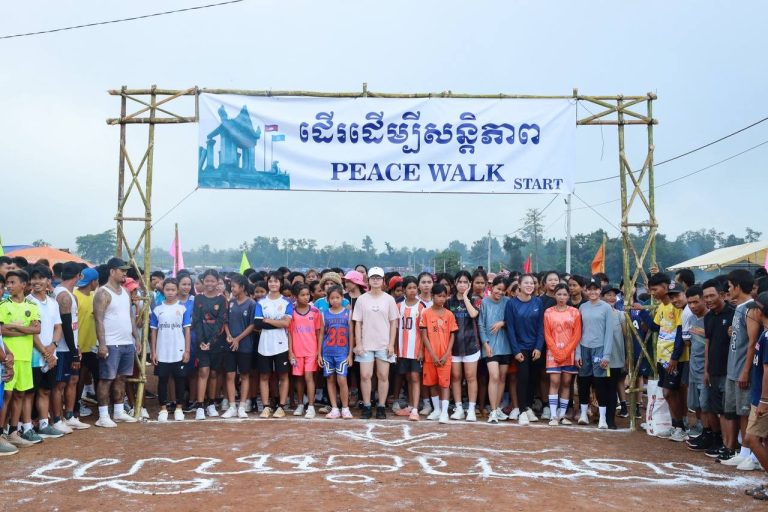 អាជ្ញាធរខេត្តព្រះវិហារ រៀបចំកម្មវិធីកីឡាម៉ារ៉ាតុង «រត់ដើម្បីសន្តិភាព» សម្រាប់ជនភៀសខ្លួន ដើម្បីផ្សារភ្ជាប់មិត្តភាព និងលើកកម្ពស់សុខភាព!