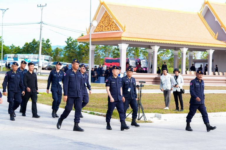 ខ្ញុំបានចូលរួមក្នុងពិធីត្រួតពិនិត្យការហ្វឹកហាត់ក្បួនព្យុហយាត្រាសាកល្បង ដើម្បីឈានឆ្ពោះទៅការប្រារព្ធពិធីផ្លូវការអបអរសាទរខួបលើកទី៣២ ទិវាបង្កើតកងរាជអាវុធហត្ថ (១៤ កក្កដា ១៩៩៣ – ១៤ កក្កដា ២០២៥)…