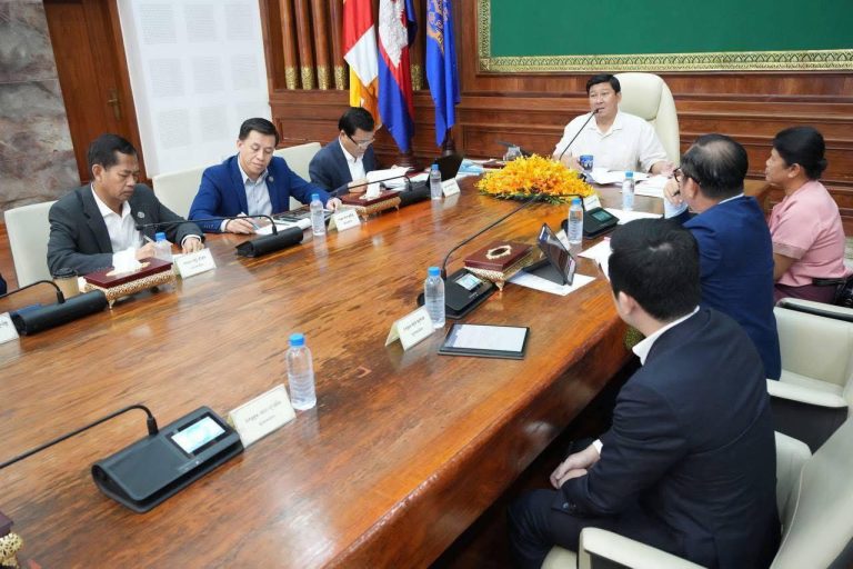 ក្រសួងរៀបចំដែនដី នគរូបនីយកម្ម និងសំណង់ បាននិងកំពុងពិគ្រោះយោបល់ផ្ទៃក្នុង ដើម្បីគិតគូរថាតើគួររៀបចំជា National Building Code មួយតែម្តង ឬមួយចេញដាច់ដោយឡែកនូវលិខិតបទដ្ឋានគតិយុត្តិ ក្រោមច្បាប់សំណង់ មានប្រកាស អនុក្រឹត្យ និងគោលការណ៍ណែនាំបច្ចេកទេសផ្សេងទៀត…