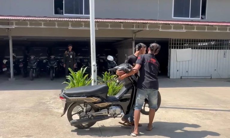 ក្មេងទំនើង ០៥នាក់ ត្រូវអាវុធហត្ថរាជធានីភ្នំពេញ ឆ្មក់បង្ក្រាបយកមកអប់រំណែនាំ ពាក់ព័ន្ធករណី បង្ហោះម៉ូតូលើផ្លូវសាធារណៈ និងកែច្នៃបំពង់ស៊ីម៊ាំងម៉ូតូខុសលក្ខណៈបច្ចេកទេស!